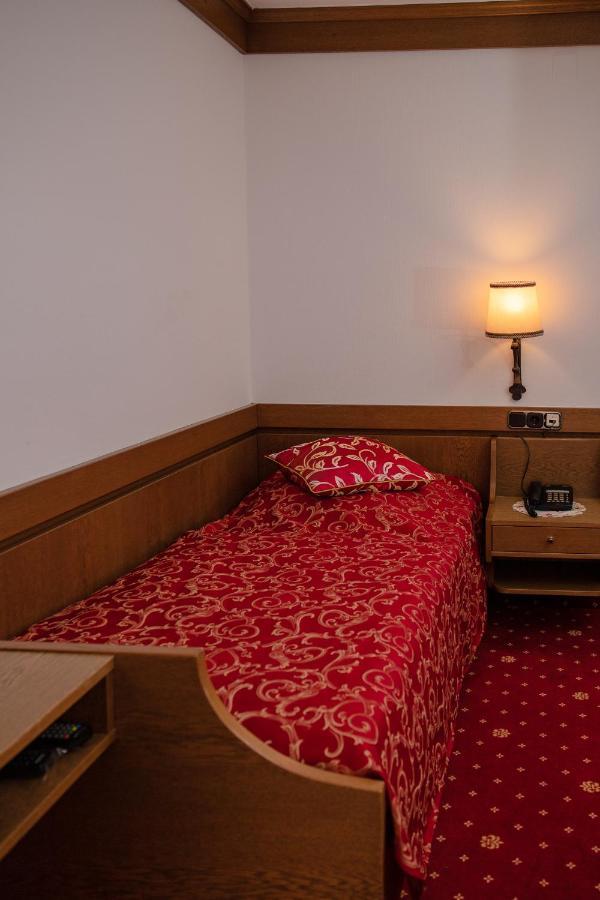Hotel St. Georg บาดไรเฮนฮัล ภายนอก รูปภาพ